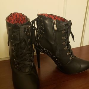 Hot Topic Marvel Black Widow Lace Up Boots